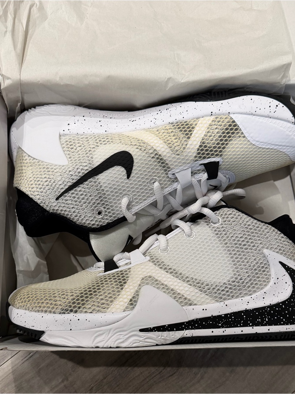 Nike Freak 1 Oreo Men’s White & Black Basketball Sneakers